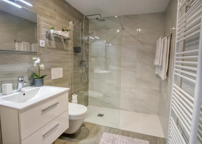 Cantinho D'alcacer Feriehus *